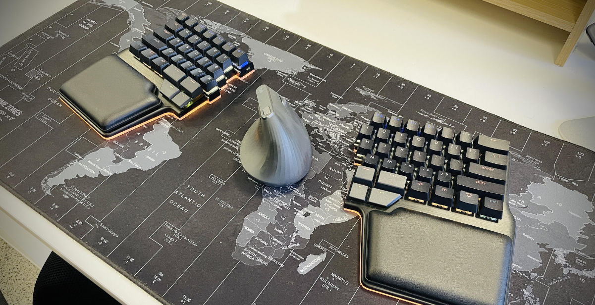 Unboxing the first Dygma Raise 2 ergonomic keyboard
