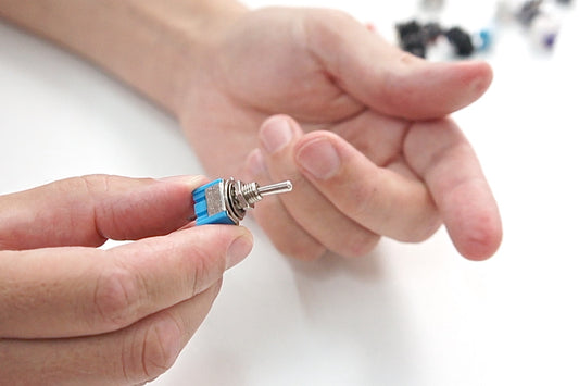 How mechanical switches work