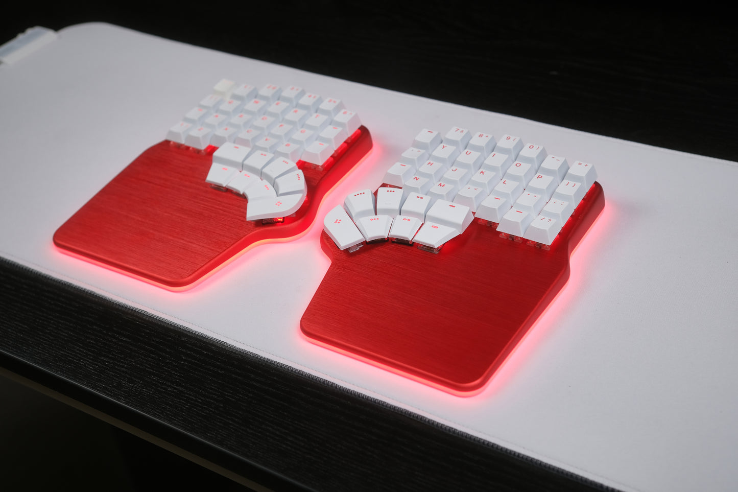 Dygma Defy Daredevil Red & White